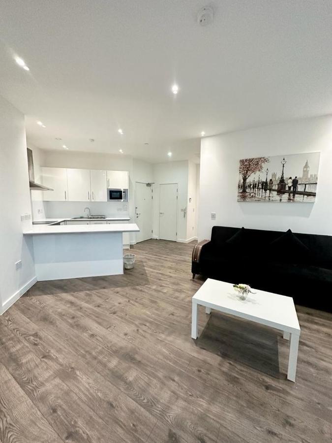Alarabi Apartments-Two Bedrooms Apartment Croydon Kültér fotó