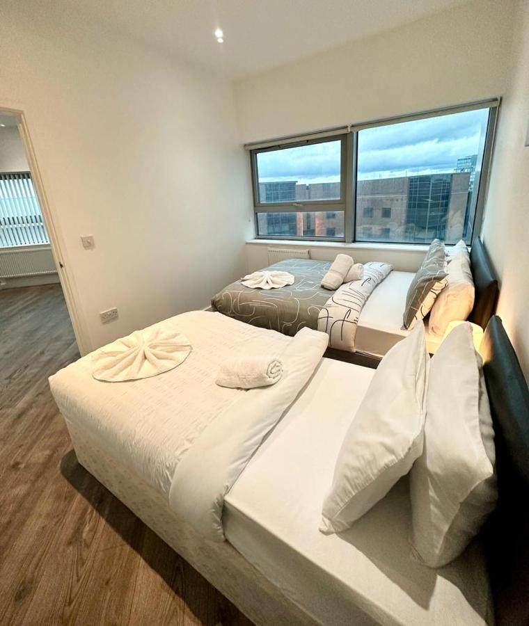 Alarabi Apartments-Two Bedrooms Apartment Croydon Kültér fotó