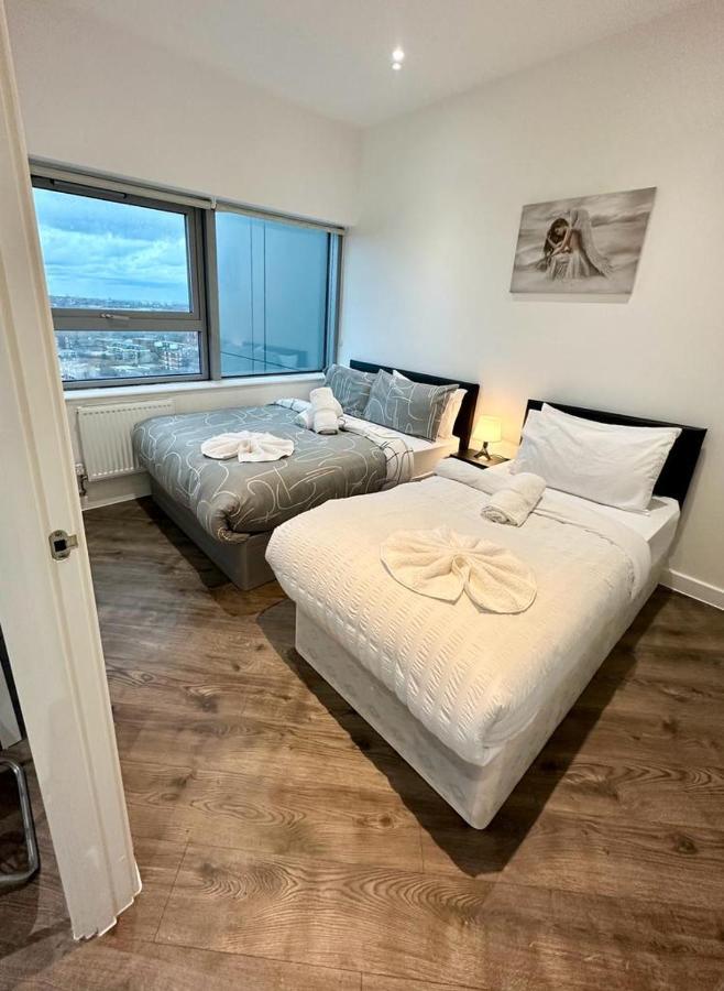 Alarabi Apartments-Two Bedrooms Apartment Croydon Kültér fotó