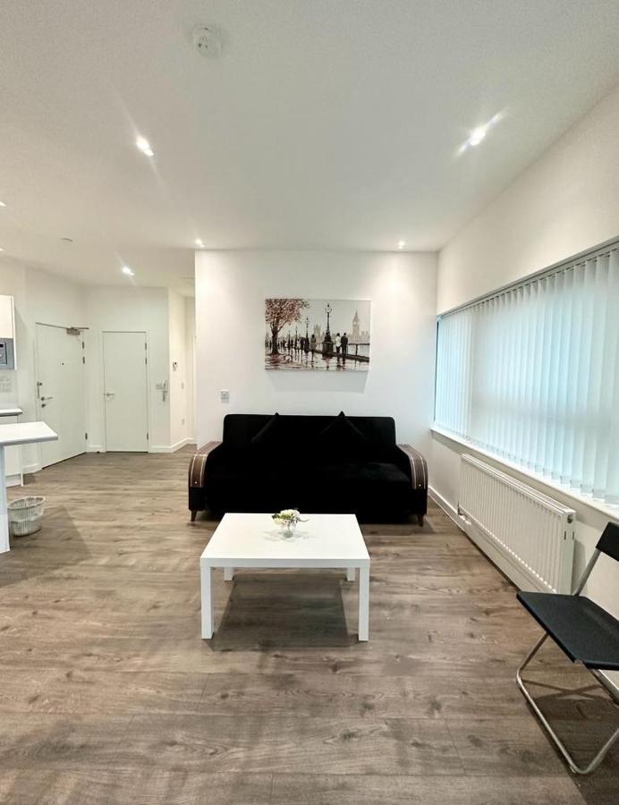 Alarabi Apartments-Two Bedrooms Apartment Croydon Kültér fotó