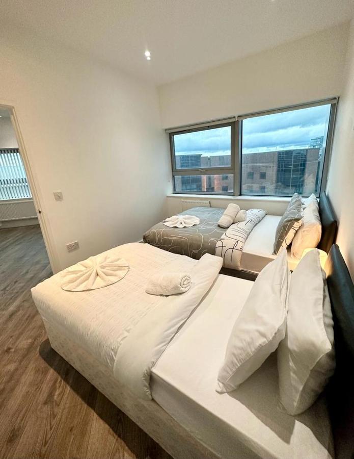 Alarabi Apartments-Two Bedrooms Apartment Croydon Kültér fotó