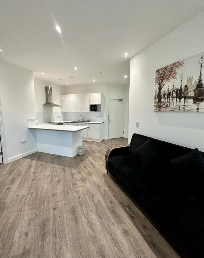 Alarabi Apartments-Two Bedrooms Apartment Croydon Kültér fotó