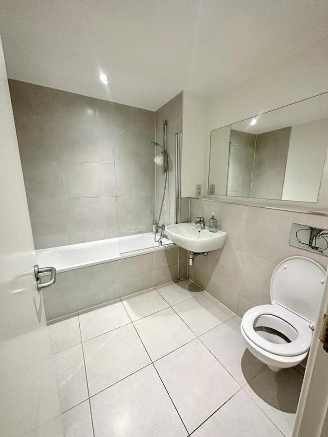 Alarabi Apartments-Two Bedrooms Apartment Croydon Kültér fotó